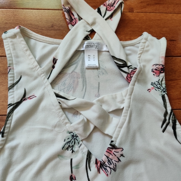 Floral Bodysuit - Picture 3 of 8